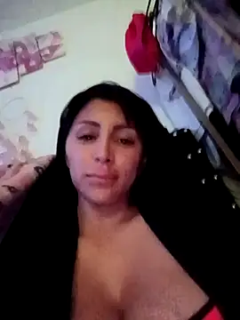 Snapshot of tiffani__love chatting on October 4, 2025, 12:14 pm tiffani  love online show from October 4, 2025, 12:14 pm