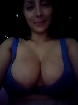 Snapshot of tiffani__love chatting on October 8, 2025, 1:25 am tiffani  love online show from October 8, 2025, 1:25 am