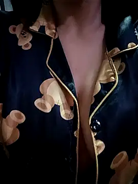 tiffani  love online show from February 23, 2026, 11:18 am