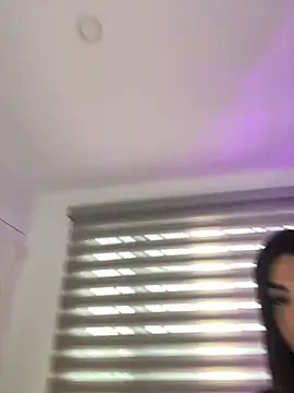 babybriexxx online show from December 18, 2024, 6:25 pm