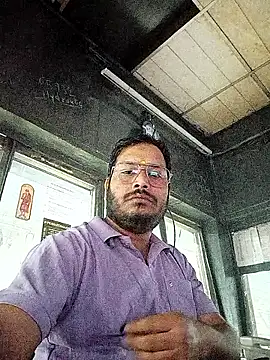 Snapshot of DeepakXxxR86 chatting on December 16, 2025, 8:58 pm DeepakXxxR86 online show from December 16, 2025, 8:58 pm