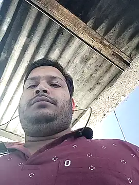 DeepakXxxR86 online show from April 17, 2026, 8:01 pm