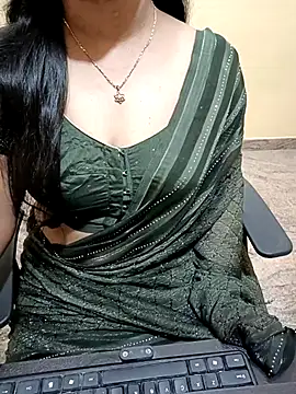 Snapshot of Nithya_05 chatting on October 27, 2025, 5:00 am Nithya 05 online show from October 27, 2025, 5:00 am