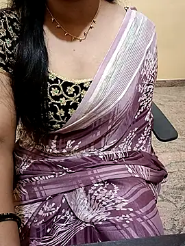 Snapshot of Nithya_05 chatting on November 5, 2025, 6:46 am Nithya 05 online show from November 5, 2025, 6:46 am