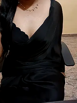 Snapshot of Nithya_05 chatting on November 7, 2025, 4:40 pm Nithya 05 online show from November 7, 2025, 4:40 pm