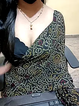 Snapshot of Nithya_05 chatting on November 10, 2025, 5:23 pm Nithya 05 online show from November 10, 2025, 5:23 pm