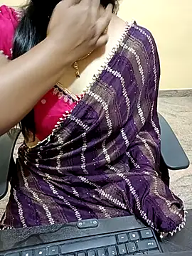 Snapshot of Nithya_05 chatting on November 12, 2025, 4:29 pm Nithya 05 online show from November 12, 2025, 4:29 pm