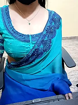 Snapshot of Nithya_05 chatting on November 17, 2025, 5:46 am Nithya 05 online show from November 17, 2025, 5:46 am