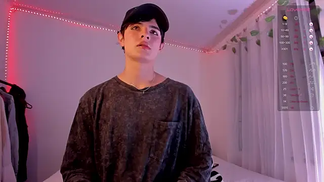 Snapshot of ianstar_599 chatting on December 6, 2024, 10:41 pm ianstar 599 online show from December 6, 2024, 10:41 pm