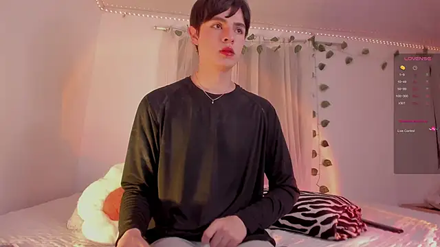 Snapshot of ianstar_599 chatting on December 18, 2024, 11:30 pm ianstar 599 online show from December 18, 2024, 11:30 pm