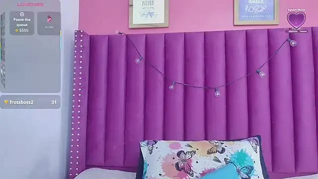 kinkyhousewifee online show from December 5, 2025, 2:53 am