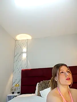 Snapshot of Emmaa_Blonde chatting on October 9, 2025, 10:35 am Emmaa Blonde online show from October 9, 2025, 10:35 am