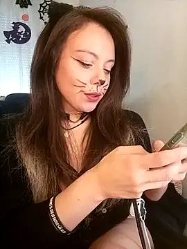 Kimiechanuwu online show from October 21, 2025, 4:30 pm