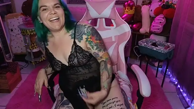 Snapshot of CherryBombBomb chatting on September 28, 2025, 5:46 am CherryBombBomb online show from September 28, 2025, 5:46 am