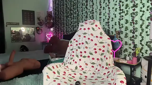 CherryBombBomb online show from March 1, 2026, 6:26 am