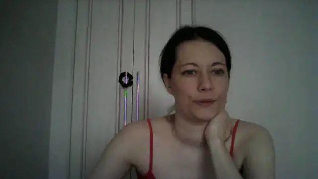 SunElizabeth online show from March 15, 2025, 1:07 pm