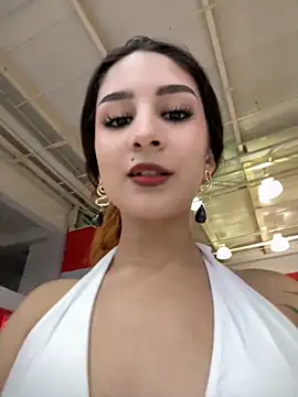 Snapshot of Mon_Cherry chatting on November 11, 2025, 1:05 am Mon Cherry online show from November 11, 2025, 1:05 am