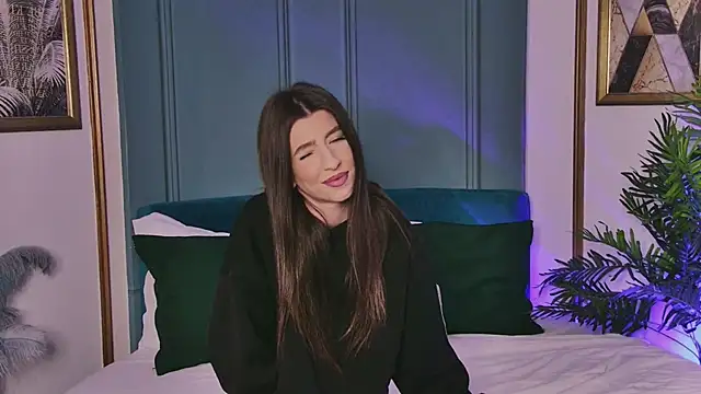 LunaWills  online show from March 6, 2026, 5:59 am