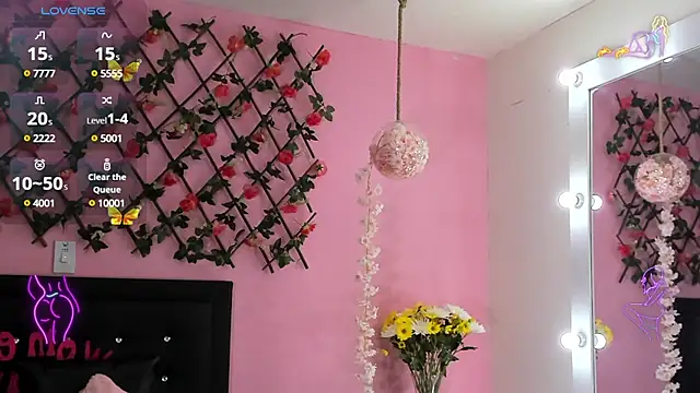 Snapshot of SamaraCortez chatting on March 13, 2025, 10:21 pm SamaraCortez online show from March 13, 2025, 10:21 pm