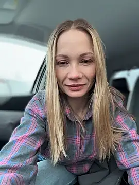 Snapshot of LavenderHot chatting on December 17, 2025, 3:23 am LavenderHot online show from December 17, 2025, 3:23 am