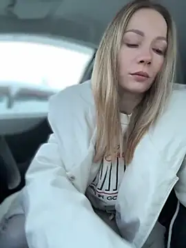 Snapshot of LavenderHot chatting on December 21, 2025, 2:51 am LavenderHot online show from December 21, 2025, 2:51 am