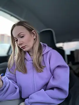 Snapshot of LavenderHot chatting on January 9, 2026, 2:47 am LavenderHot online show from January 9, 2026, 2:47 am