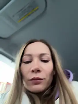 Snapshot of LavenderHot chatting on January 11, 2026, 2:49 am LavenderHot online show from January 11, 2026, 2:49 am