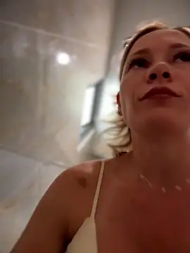 LavenderHot online show from April 6, 2026, 4:46 am