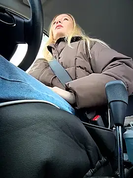 LavenderHot online show from April 17, 2026, 12:35 am