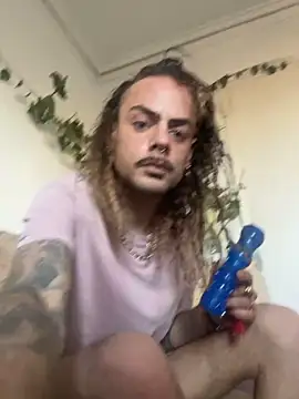 Snapshot of EnricoGio chatting on February 21, 2026, 4:30 pm EnricoGio online show from February 21, 2026, 4:30 pm