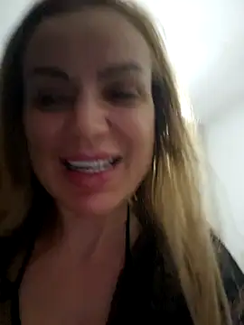 eva ragazzadolce online show from January 1, 2025, 7:43 pm