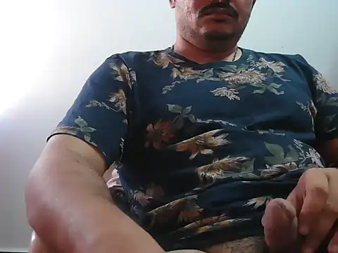 Snapshot of naughtymike0007 chatting on April 21, 2026, 1:53 am naughtymike0007 online show from April 21, 2026, 1:53 am