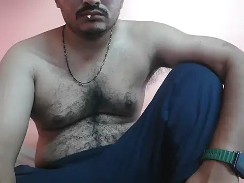 Snapshot of naughtymike0007 chatting on May 19, 2026, 3:24 am naughtymike0007 online show from May 19, 2026, 3:24 am