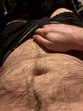 Snapshot of Straightlad95 chatting on November 2, 2025, 12:24 am Straightlad95 online show from November 2, 2025, 12:24 am