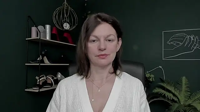 VivianWILD online show from November 25, 2025, 6:46 am