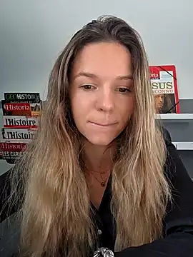 Snapshot of lucie_mehott chatting on October 6, 2025, 8:23 am lucie mehott online show from October 6, 2025, 8:23 am