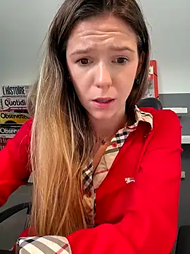 Snapshot of lucie_mehott chatting on October 21, 2025, 9:10 am lucie mehott online show from October 21, 2025, 9:10 am