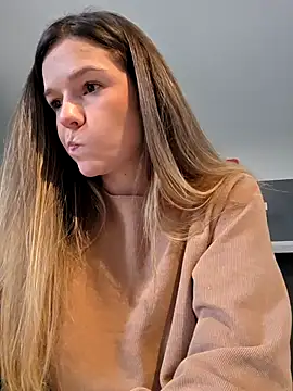 Snapshot of lucie_mehott chatting on November 27, 2025, 8:27 am lucie mehott online show from November 27, 2025, 8:27 am