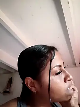 Giselabrunette25 online show from February 26, 2026, 9:47 pm