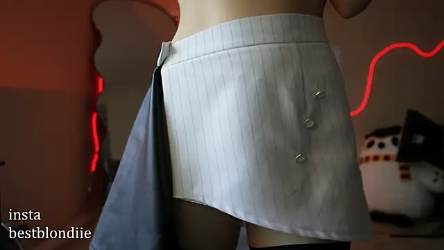 Snapshot of bestblonde chatting on January 20, 2025, 8:18 pm bestblonde online show from January 20, 2025, 8:18 pm