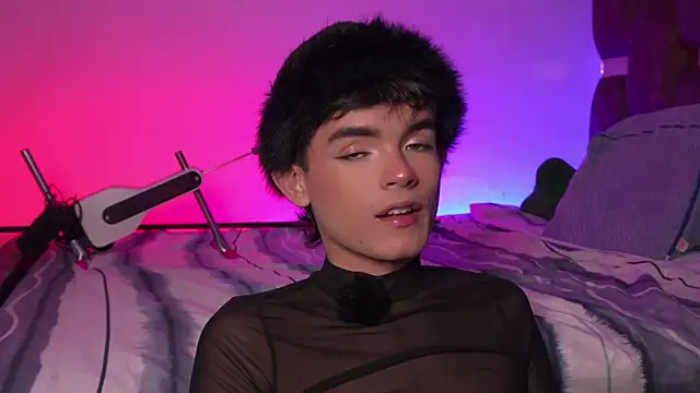 Snapshot of Angelo_018 chatting on October 24, 2025, 4:42 am Angelo 018 online show from October 24, 2025, 4:42 am