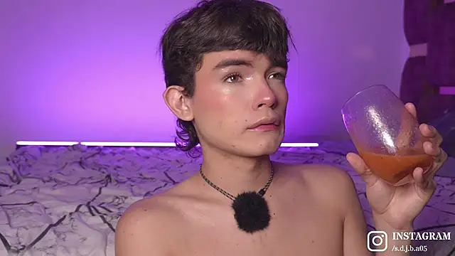 Snapshot of Angelo_018 chatting on November 29, 2025, 5:43 am Angelo 018 online show from November 29, 2025, 5:43 am