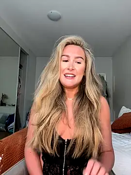 Snapshot of heidihulaa chatting on October 15, 2025, 7:19 am heidihulaa online show from October 15, 2025, 7:19 am