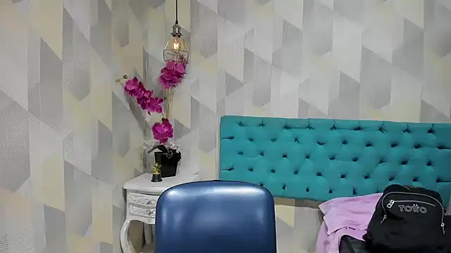 LindaBreeS online show from October 1, 2025, 3:18 pm