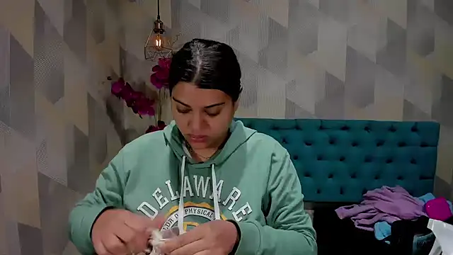 LindaBreeS online show from October 26, 2025, 12:33 pm