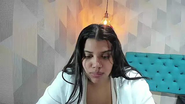 Snapshot of LindaBreeS chatting on June 7, 2026, 6:22 pm LindaBreeS online show from June 7, 2026, 6:22 pm