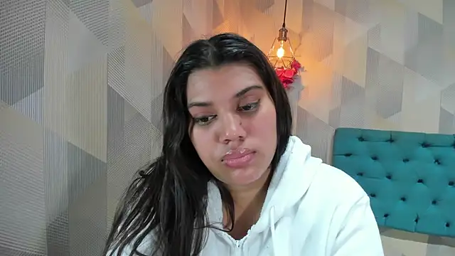 Snapshot of LindaBreeS chatting on June 8, 2026, 1:28 am LindaBreeS online show from June 8, 2026, 1:28 am