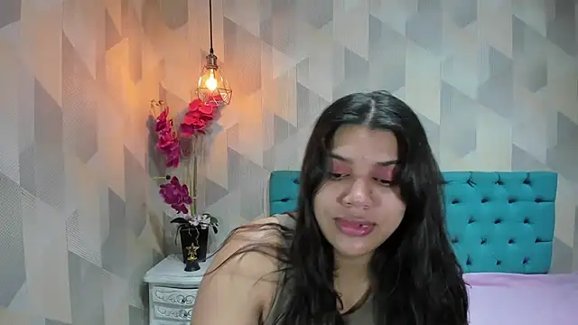 Snapshot of LindaBreeS chatting on June 24, 2026, 11:31 am LindaBreeS online show from June 24, 2026, 11:31 am