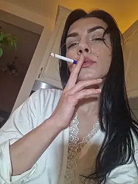 Snapshot of JolieLizz chatting on October 28, 2025, 3:47 pm JolieLizz online show from October 28, 2025, 3:47 pm