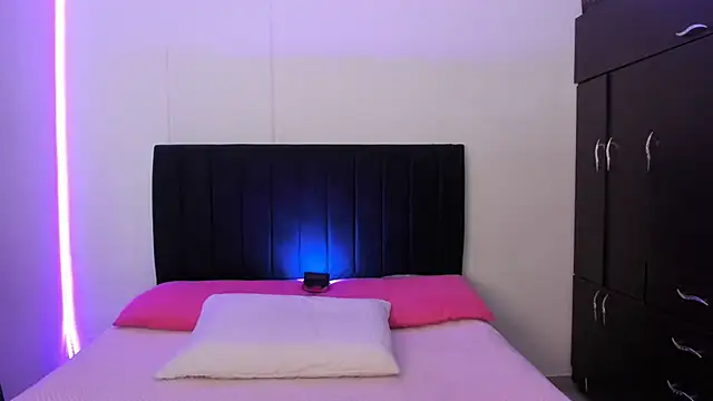 Snapshot of camii_evanss chatting on December 13, 2024, 8:26 pm camii evanss online show from December 13, 2024, 8:26 pm